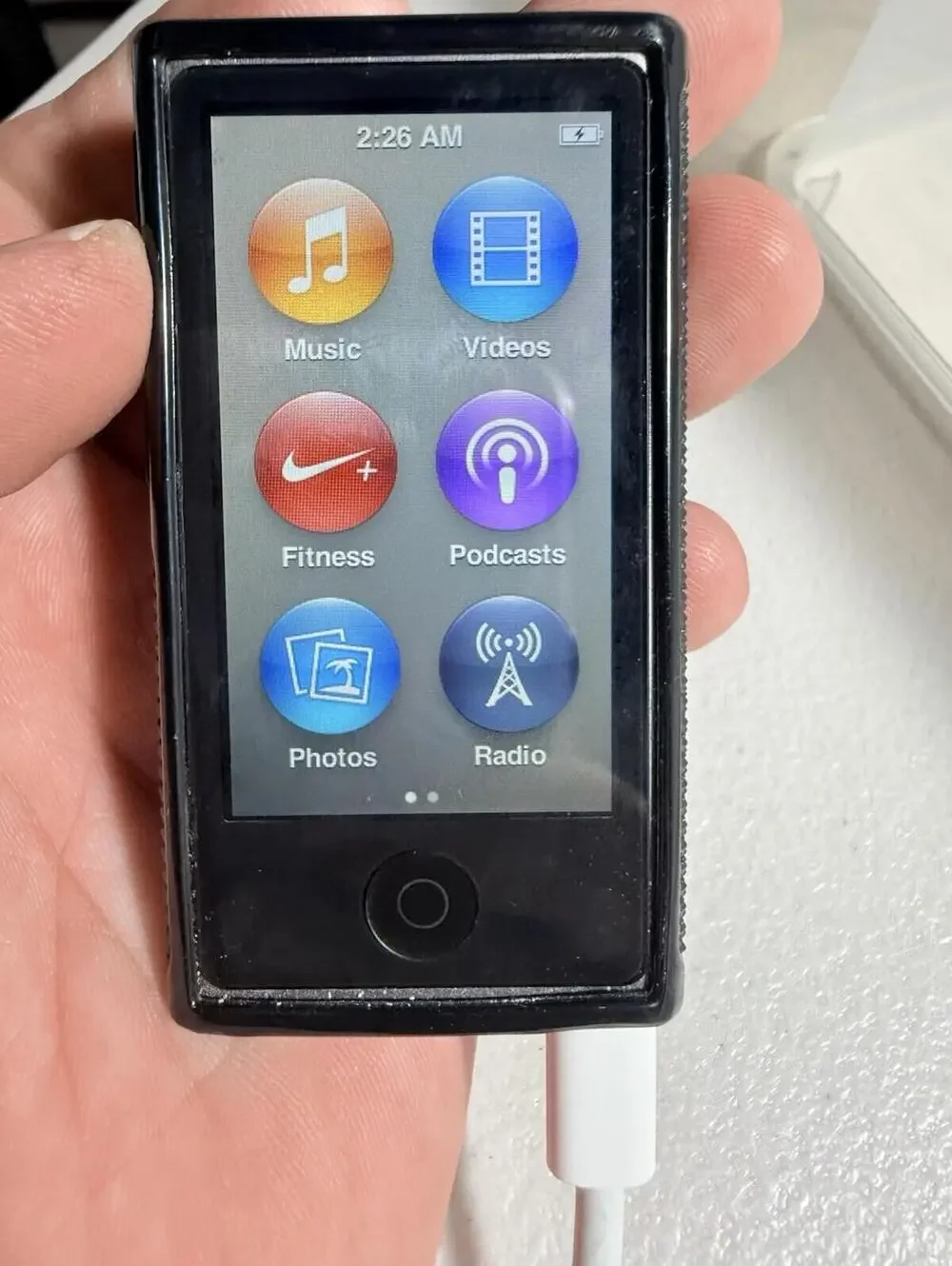 Apple iPod nano 7th Generation Slate (16 GB) Black Bundle